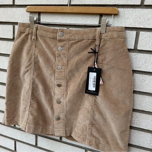 NWT Pretty Little Thing A-line Corduroy Mini Skirt Stone Cord Cammie Tan 12 - Picture 3 of 12